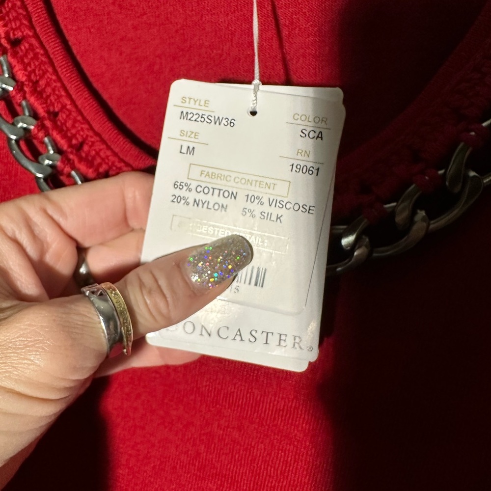 Doncaster Gorgeous Red sweater Scoop Neckline with knit & Chain Detail NWT - Picture 6 of 6